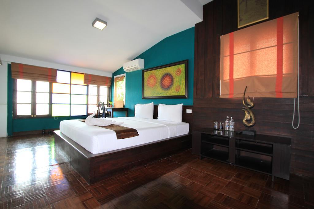 Tony'S Place Ayutthaya Rum bild