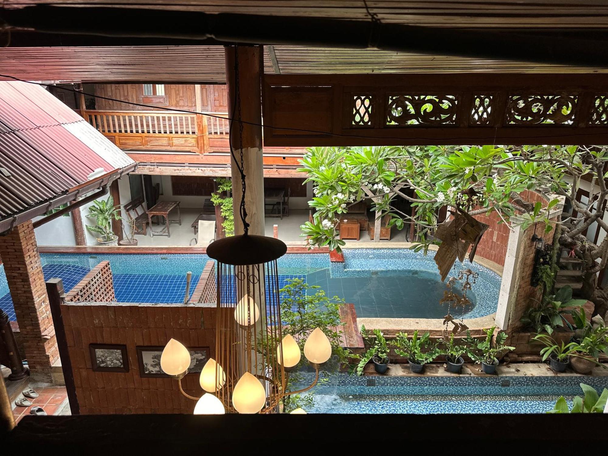 Tony'S Place Ayutthaya Exteriör bild