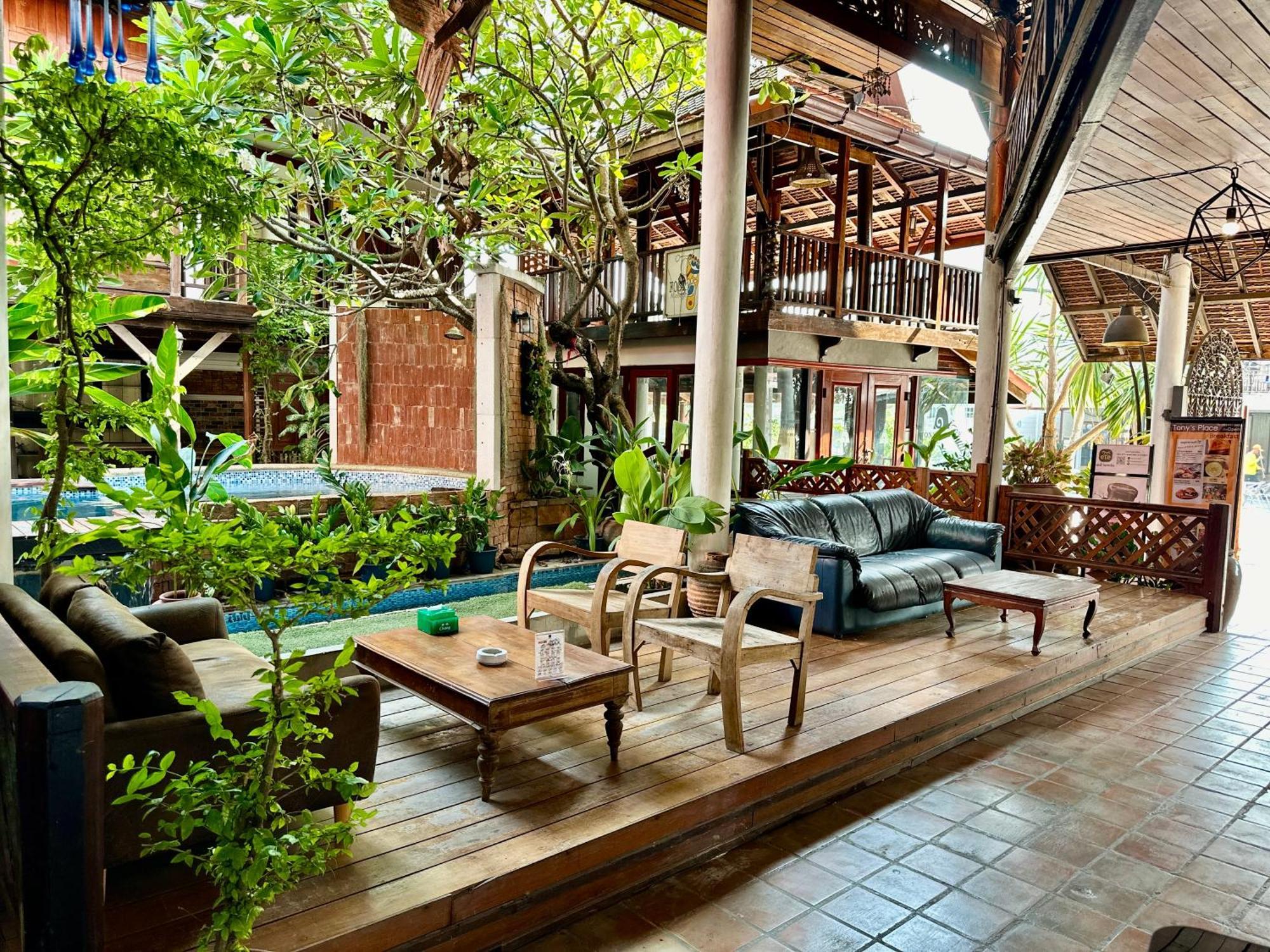 Tony'S Place Ayutthaya Exteriör bild