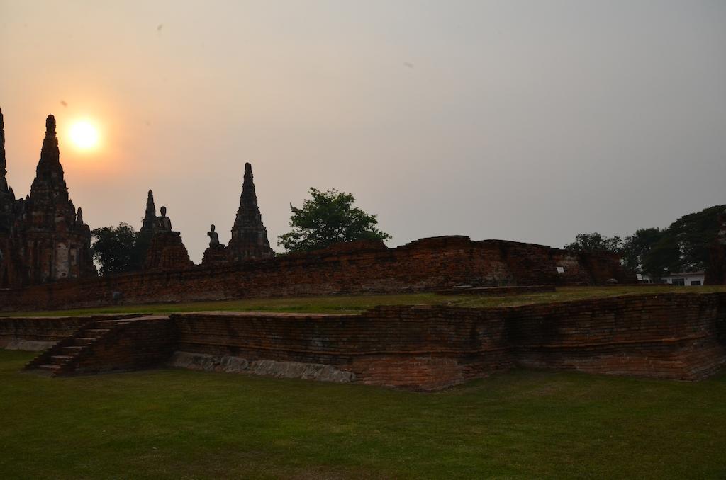 Tony'S Place Ayutthaya Exteriör bild