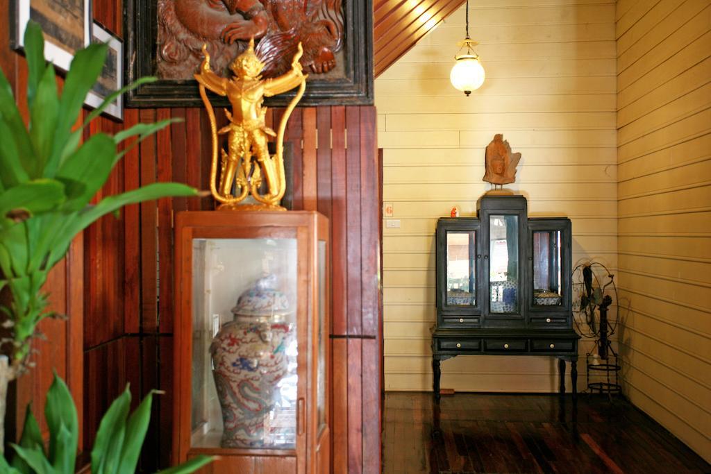 Tony'S Place Ayutthaya Exteriör bild